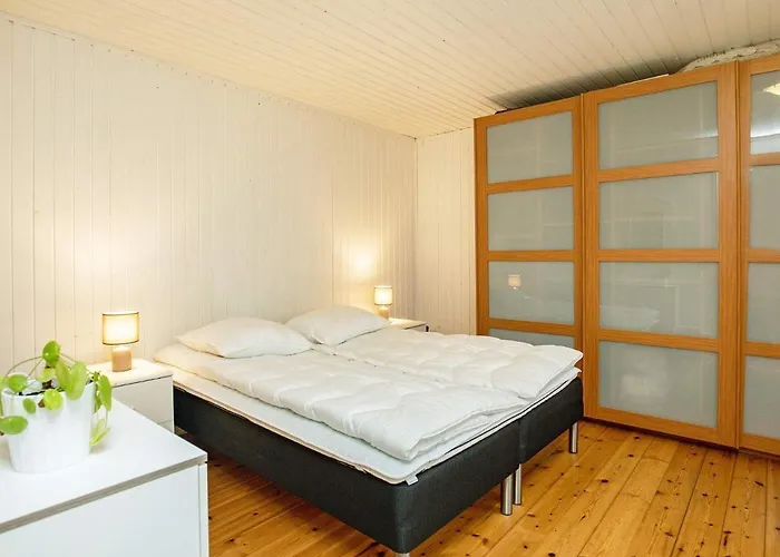 8 Person In Karrebaeksminde-by Traum *